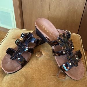 Vionic patterned strappy sandal - patterned/brown/black
